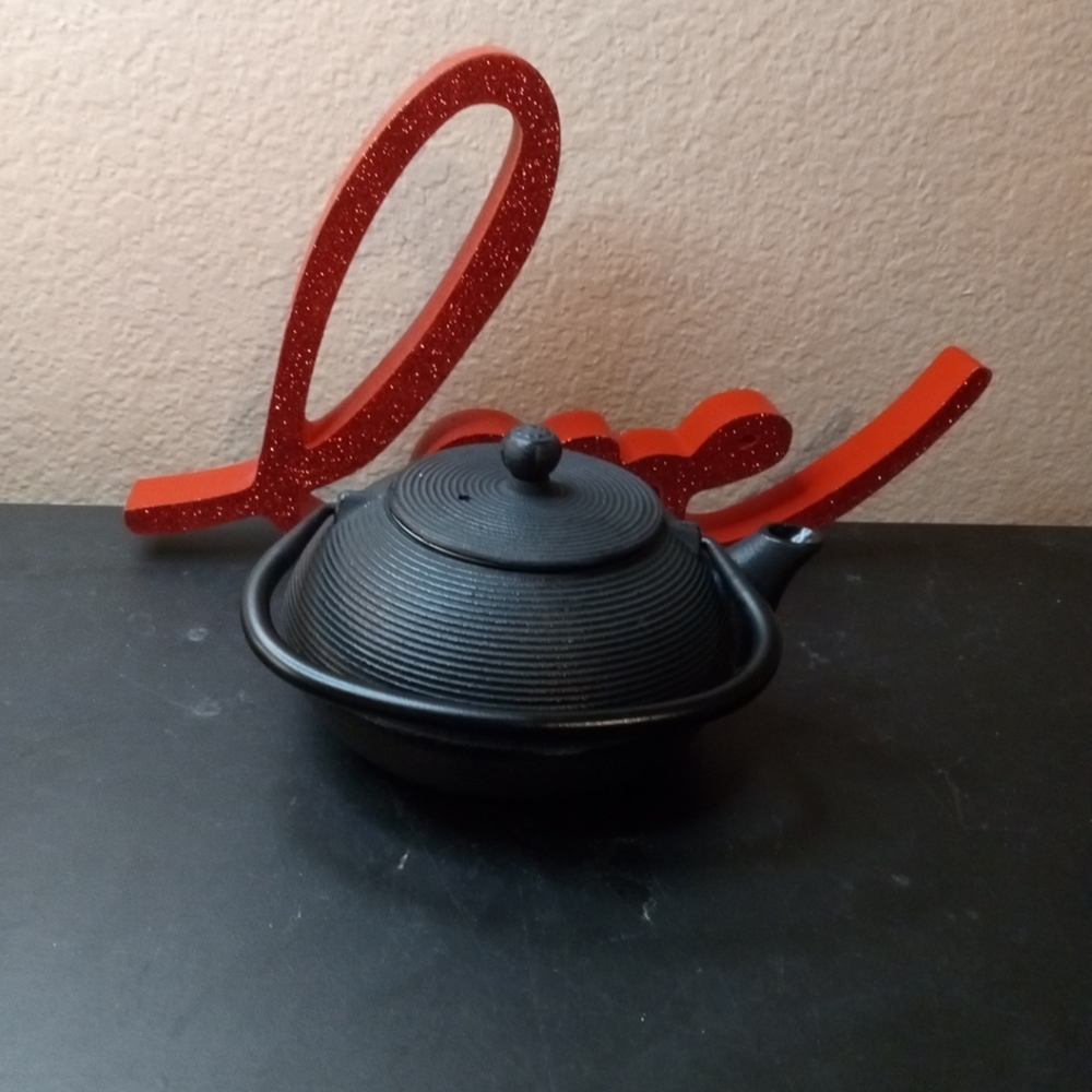 EXQUISITE NEW Tetsubin Cast Iron Black Infused tea Kettle Made in Japan